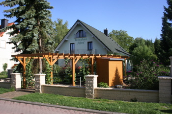 Weinpergola auf dem Zugang zum Ferienhaus